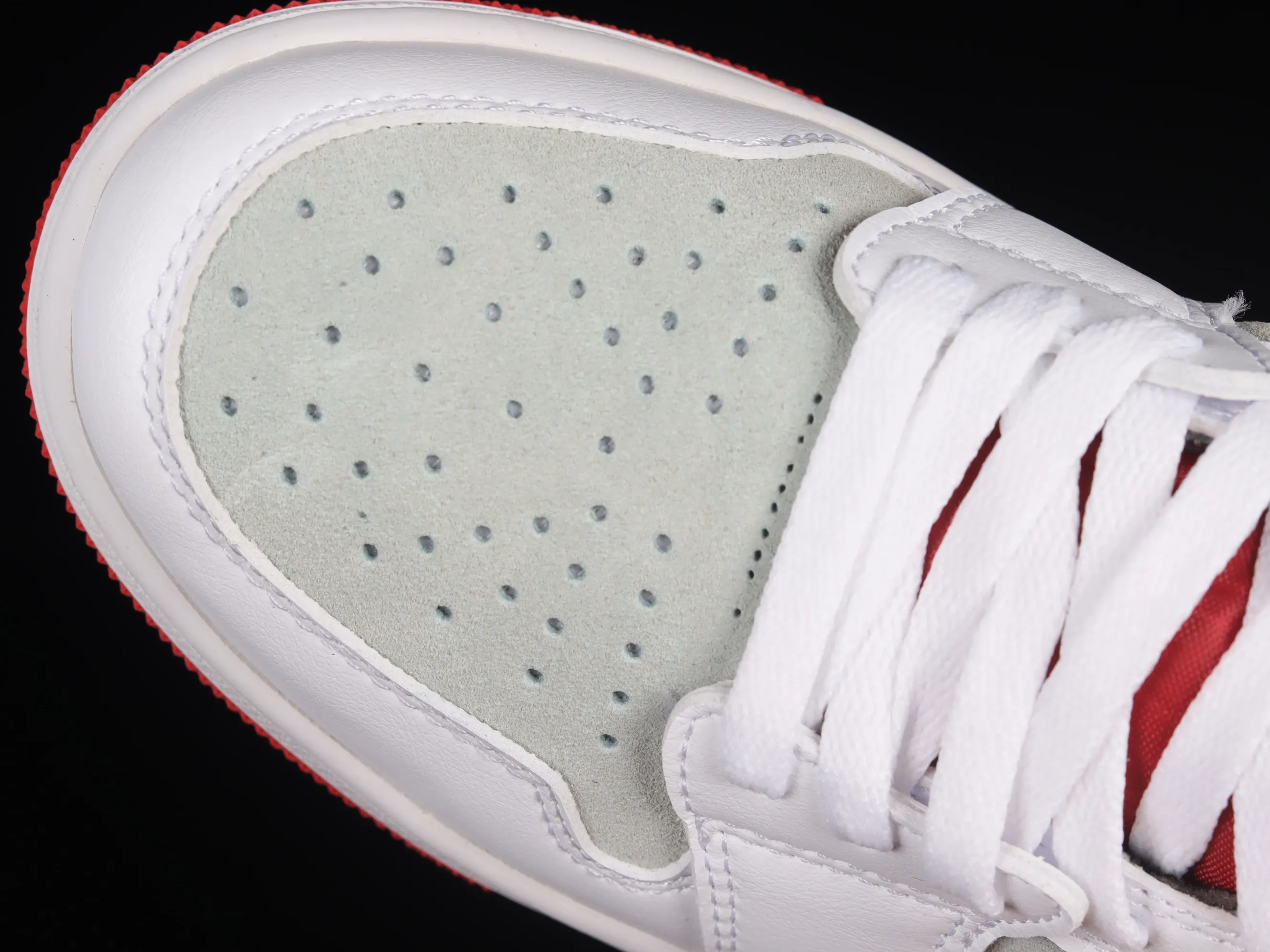 All categories Air Jordan Jordan series basketball shoes Air Jordan 1 High Air Jordan 1 Zoom CMFT AJ1 Joe 1 white and green color matching CT0978-100